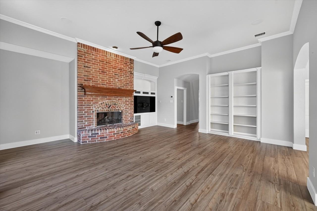 7109 Langmuir Dr - Photo 4 of 22