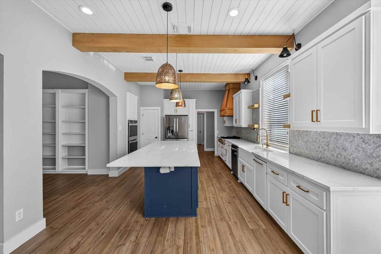 7109 Langmuir Dr - Photo 6 of 22