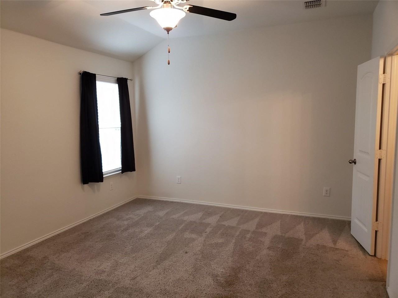 601 Saguaro Dr - Photo 7 of 11