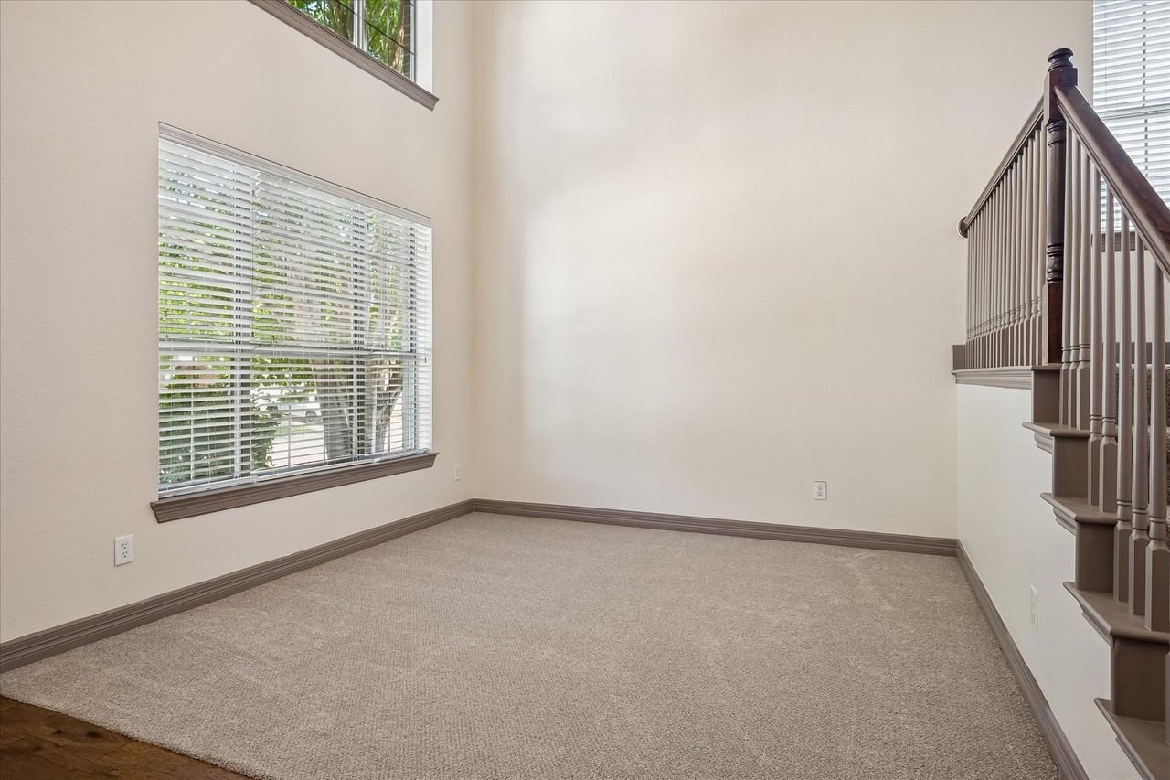 2917 Preston Ln - Photo 4 of 25