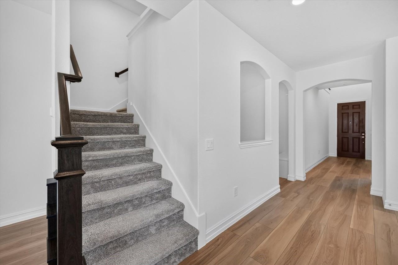 4001 Maida Rd - Photo 5 of 40