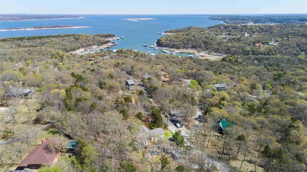 251 Queens Dr - Photo 3 of 40