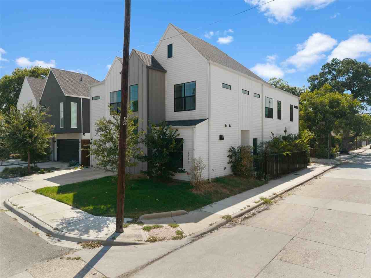 2513 N Winnetka Ave