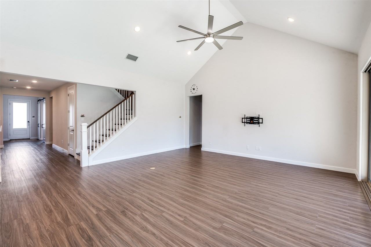 3905 Revard Rd - Photo 3 of 25