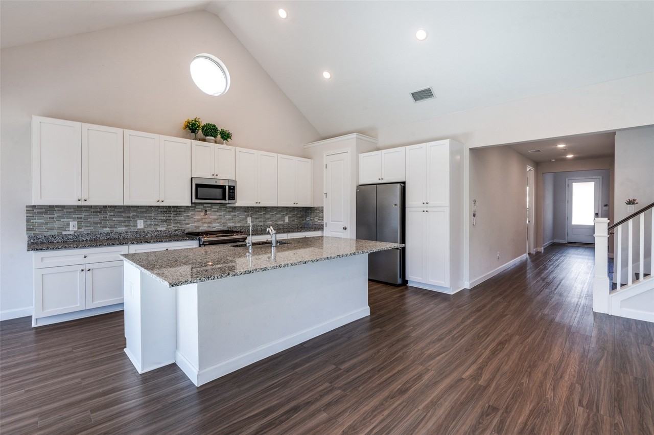 3905 Revard Rd - Photo 5 of 25