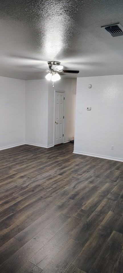 302308 N Mill St #306 - Photo 2 of 4