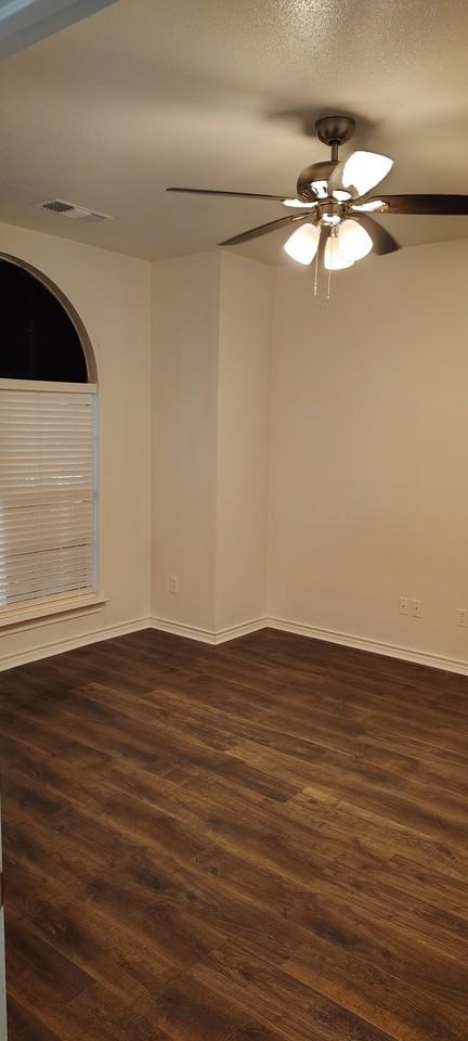 302308 N Mill St #306 - Photo 3 of 4