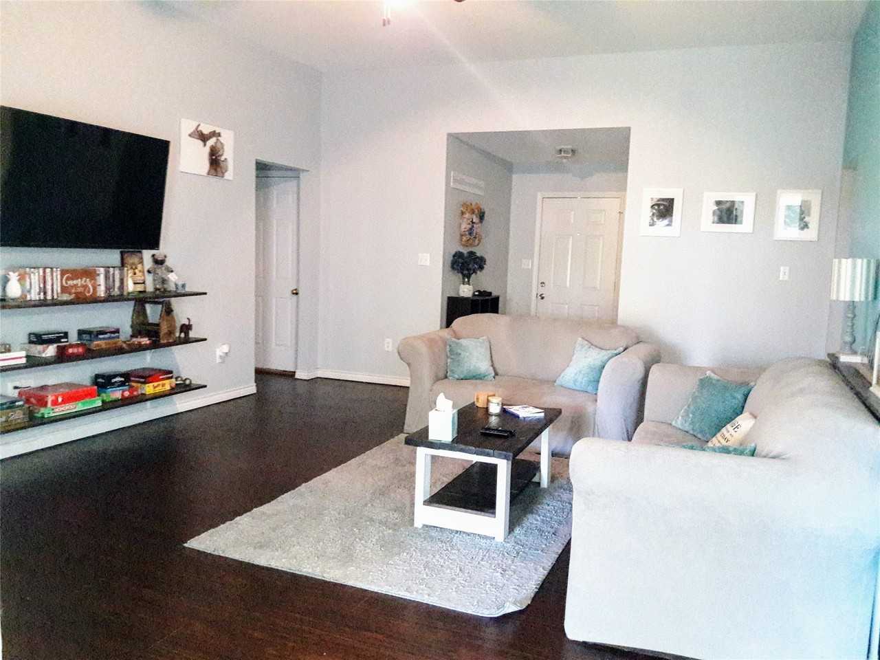 3517 Mistletoe Ct - Photo 3 of 15