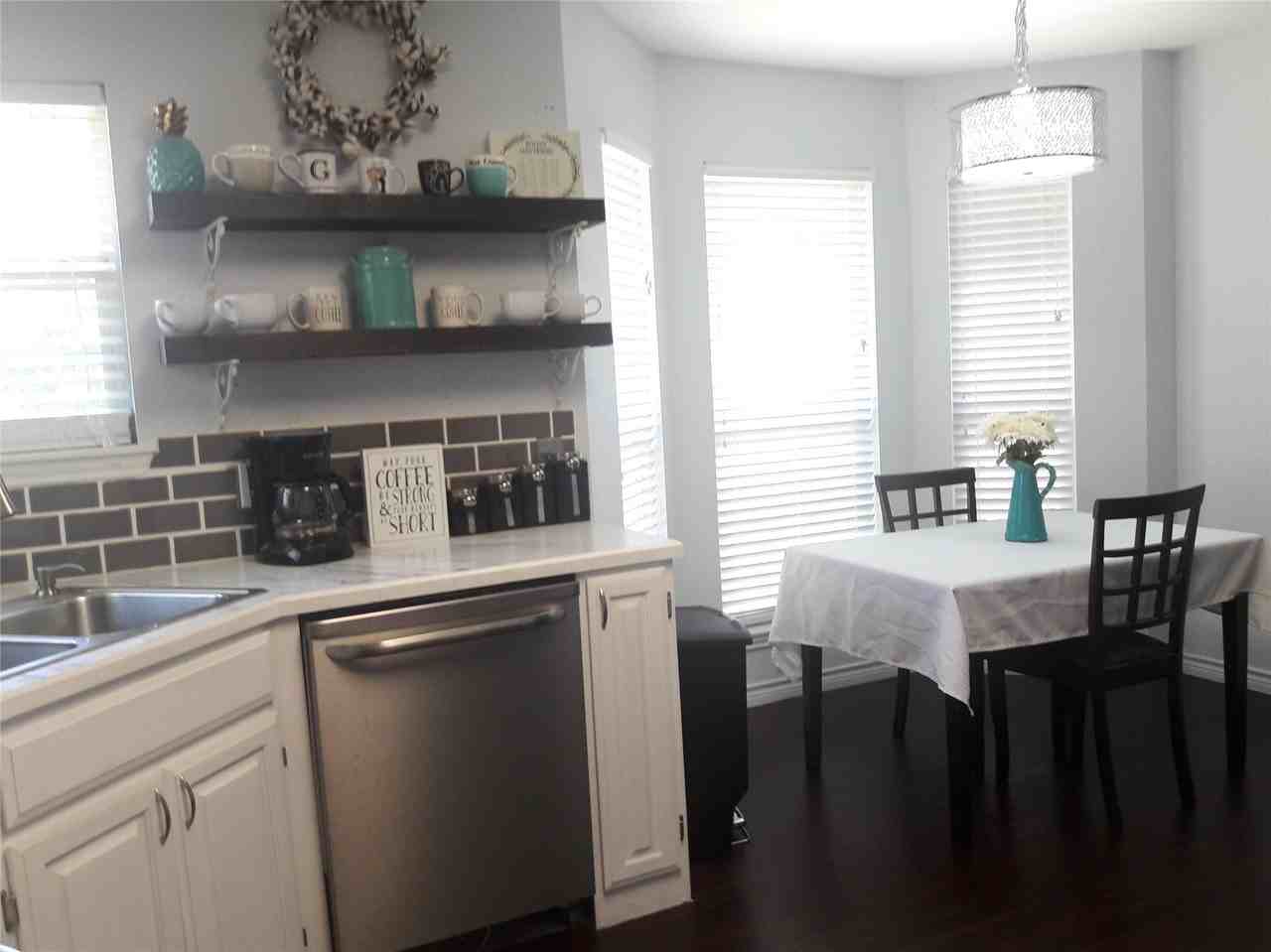 3517 Mistletoe Ct - Photo 5 of 15