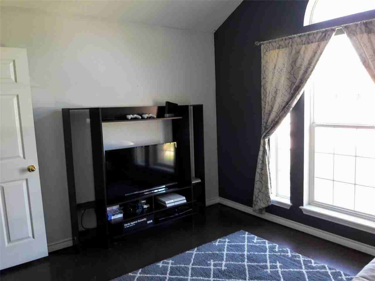 3517 Mistletoe Ct - Photo 6 of 15