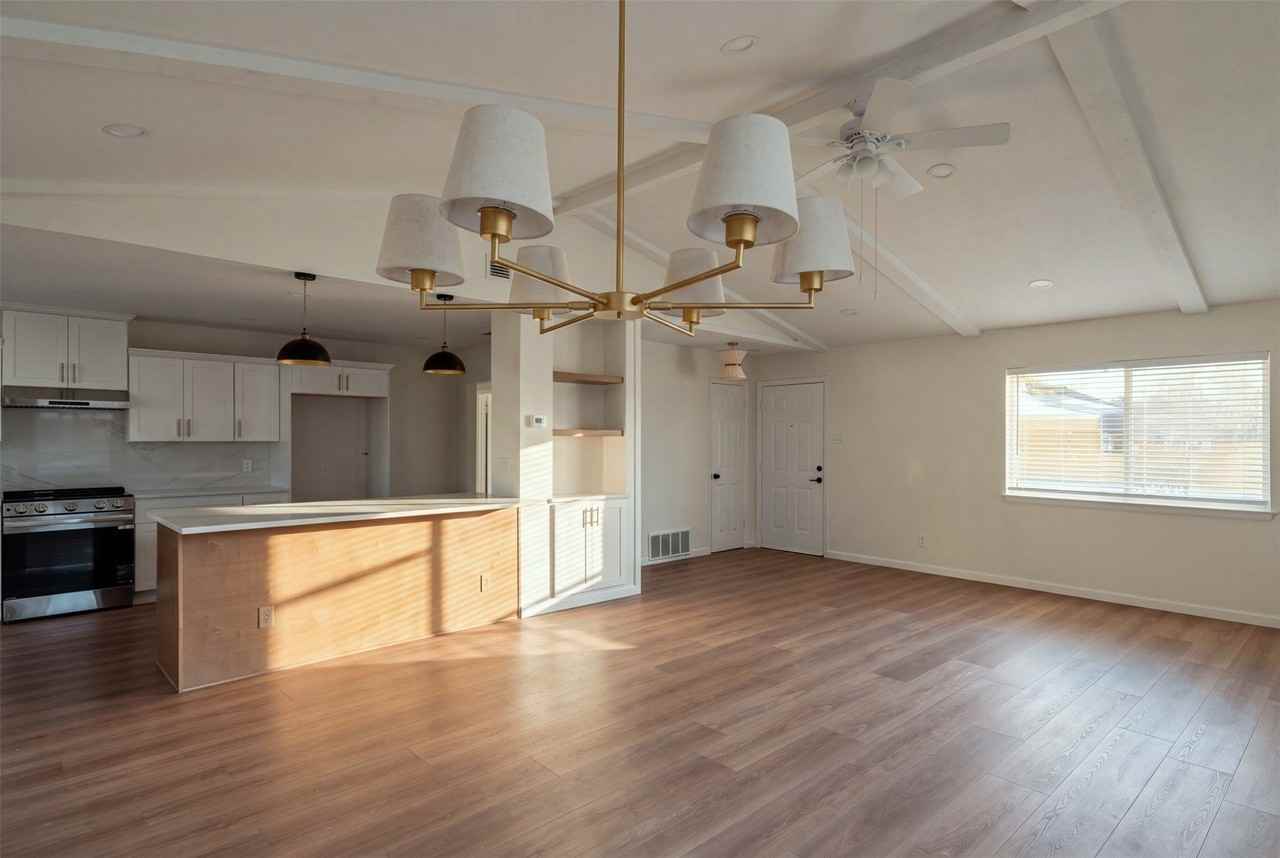 3509 Wildwood Cir - Photo 3 of 25