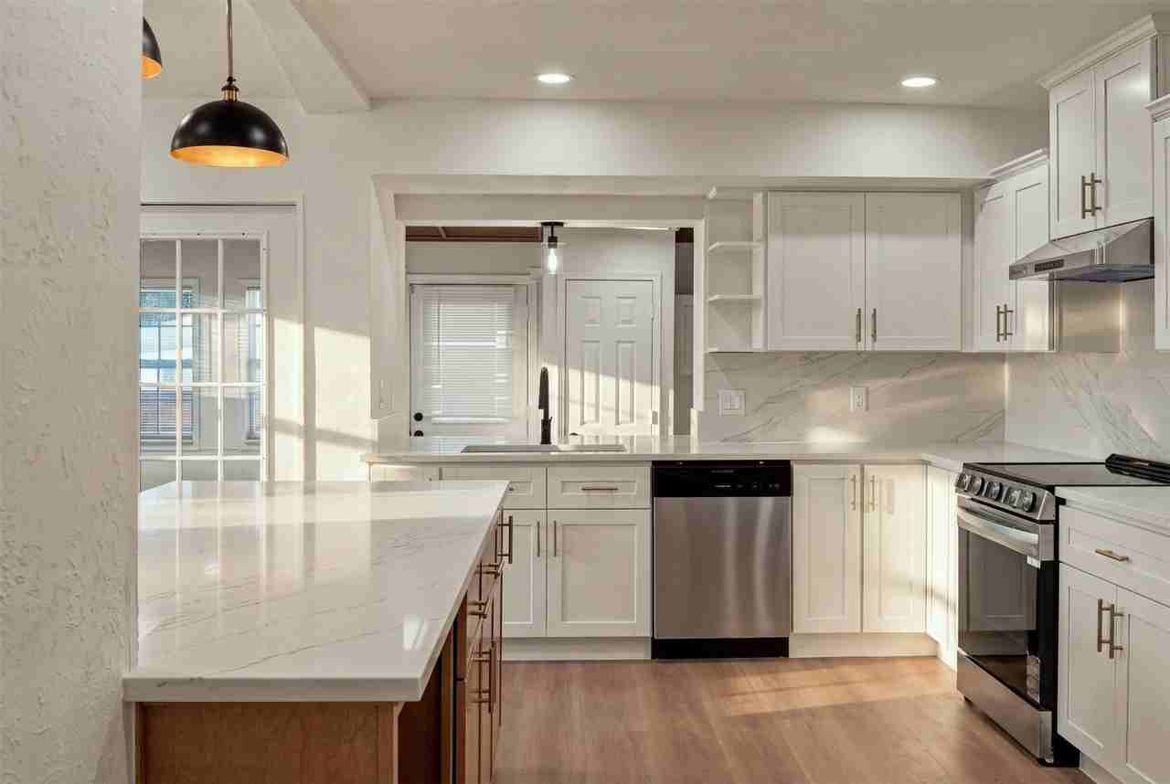 3509 Wildwood Cir - Photo 7 of 25