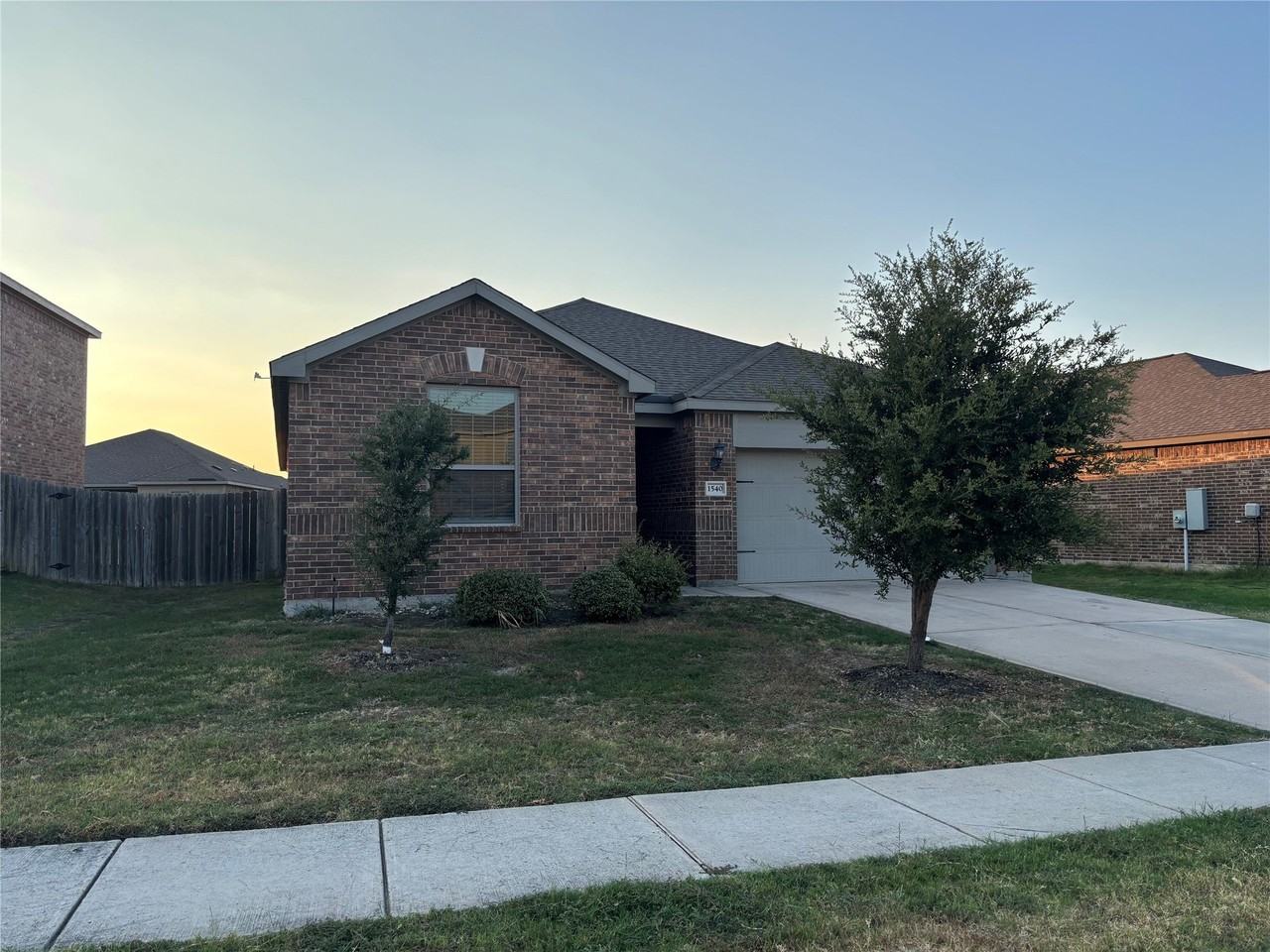 1540 Park Trails Blvd - Photo 2 of 19