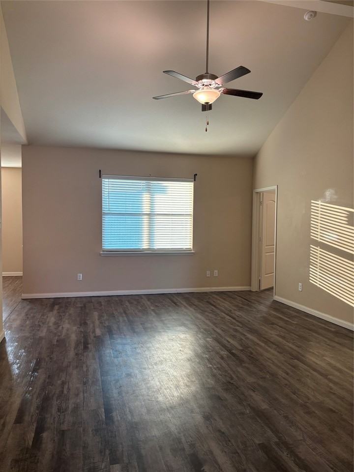 1540 Park Trails Blvd - Photo 5 of 19