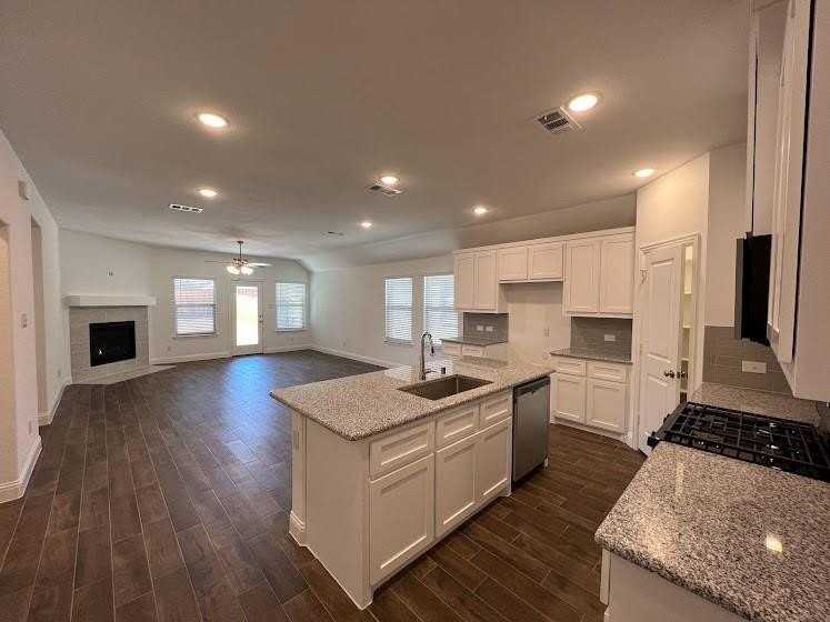 1408 Rendyn St - Photo 4 of 23