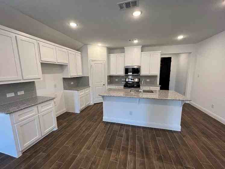1408 Rendyn St - Photo 5 of 23