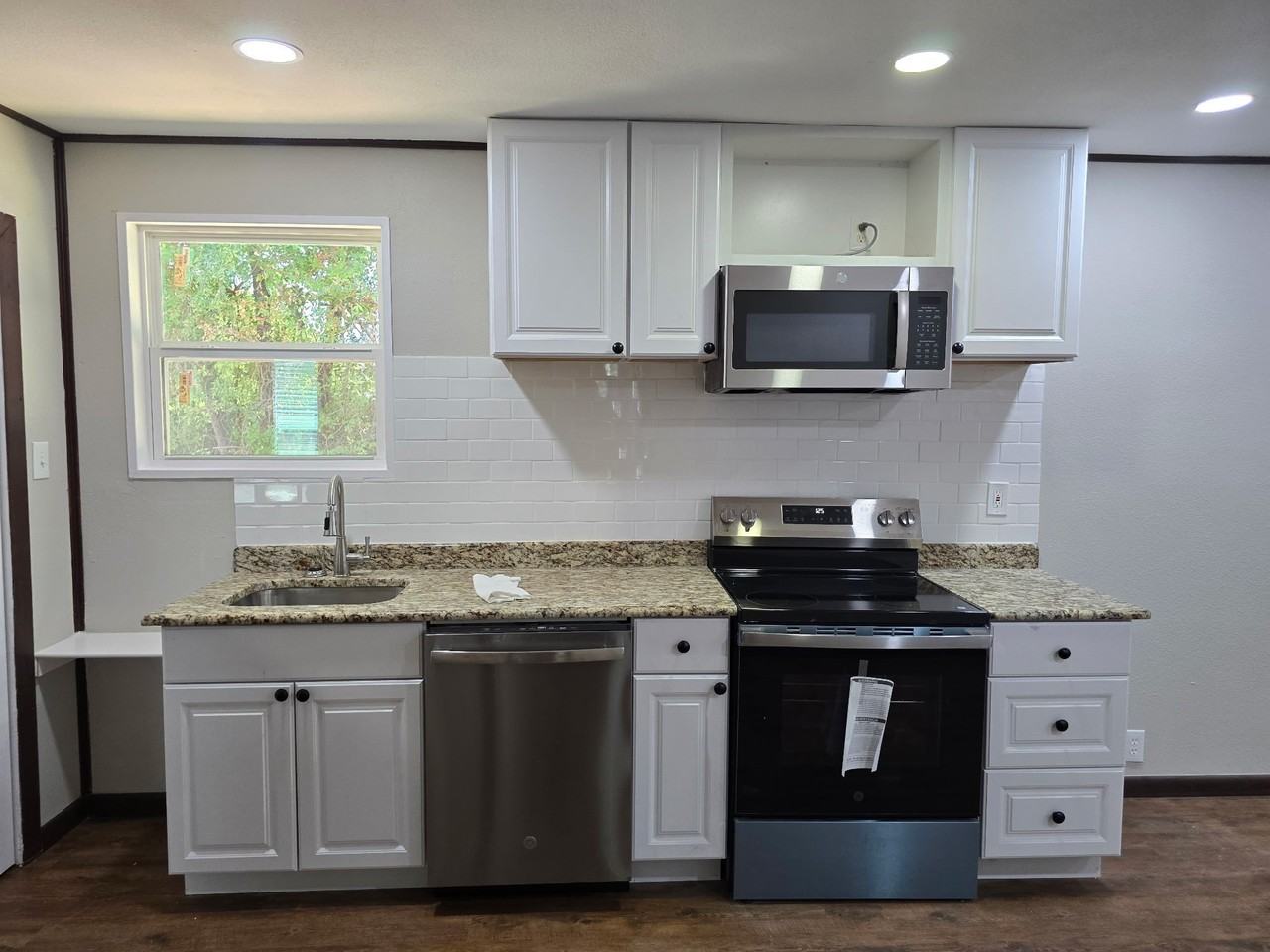 412 Smith Row #1 - Photo 4 of 13
