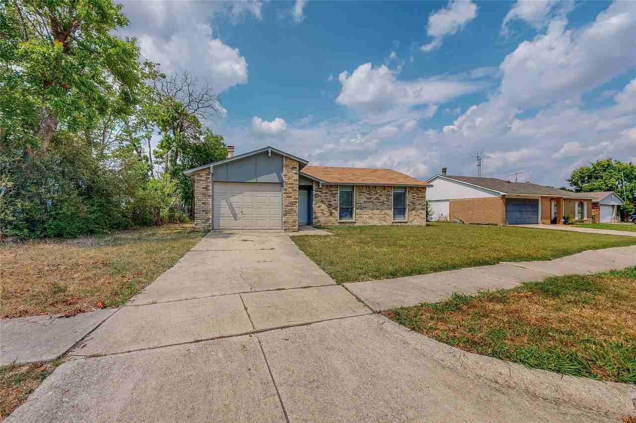 5568 Ragan Dr - Photo 2 of 33