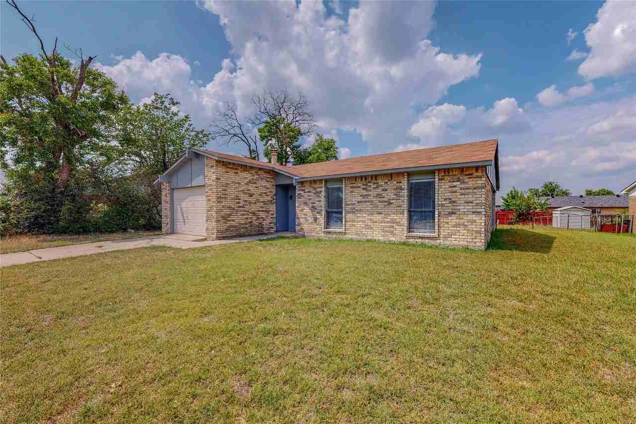 5568 Ragan Dr - Photo 4 of 33