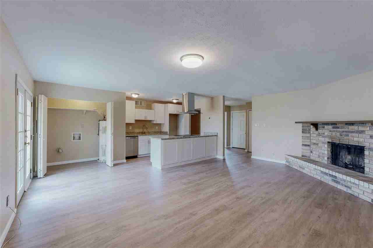 5568 Ragan Dr - Photo 7 of 33