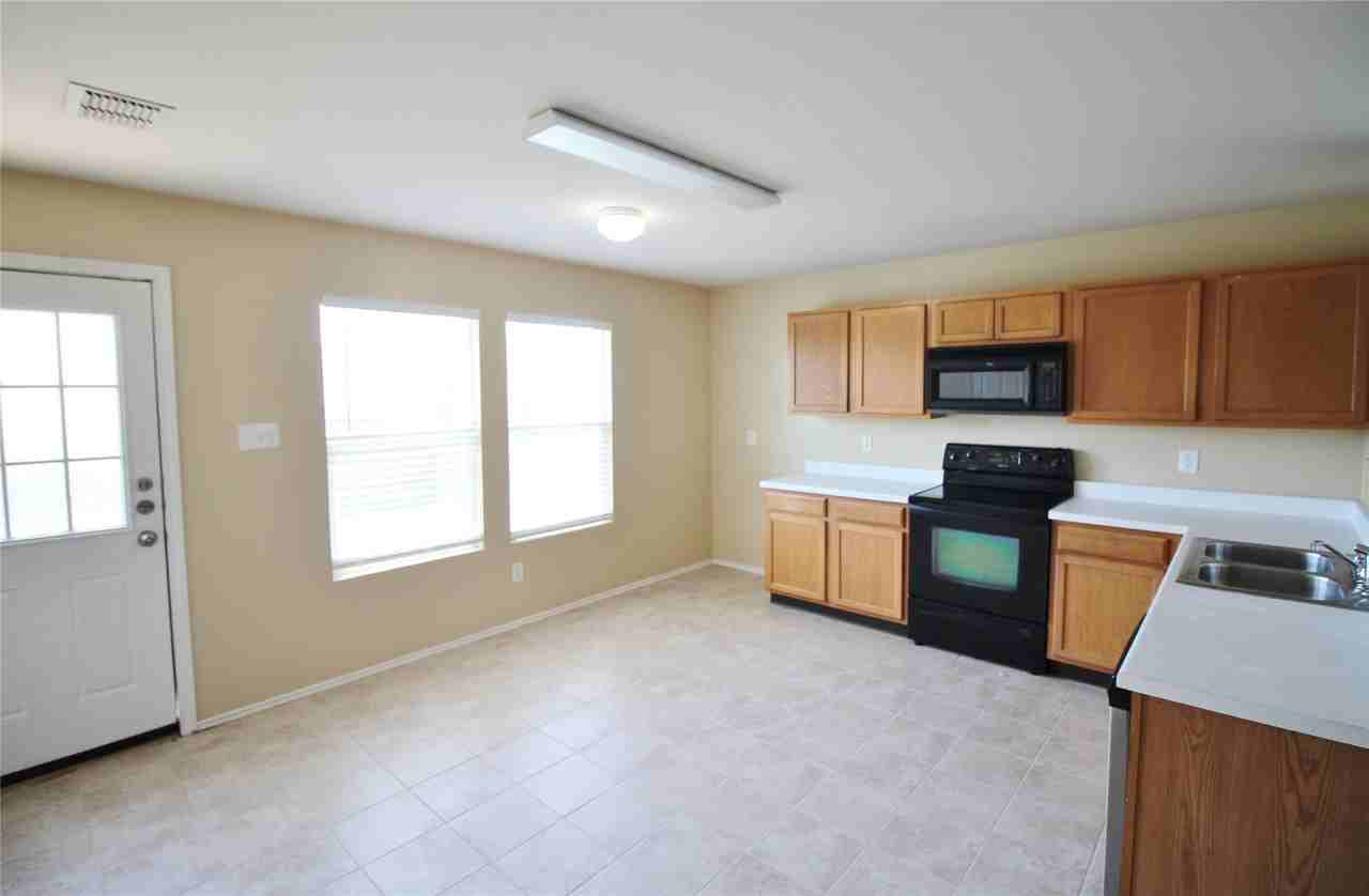 321 Briar Oaks Dr - Photo 6 of 20