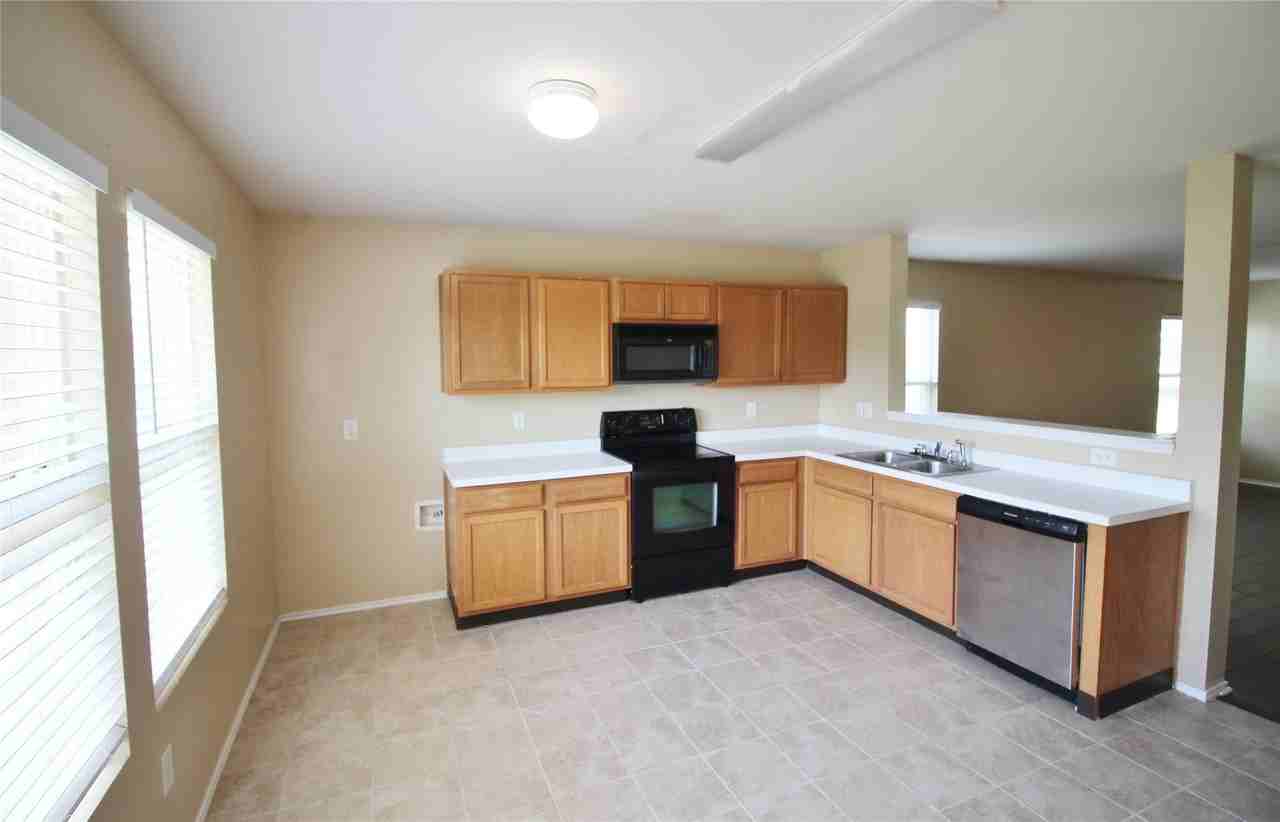 321 Briar Oaks Dr - Photo 7 of 20
