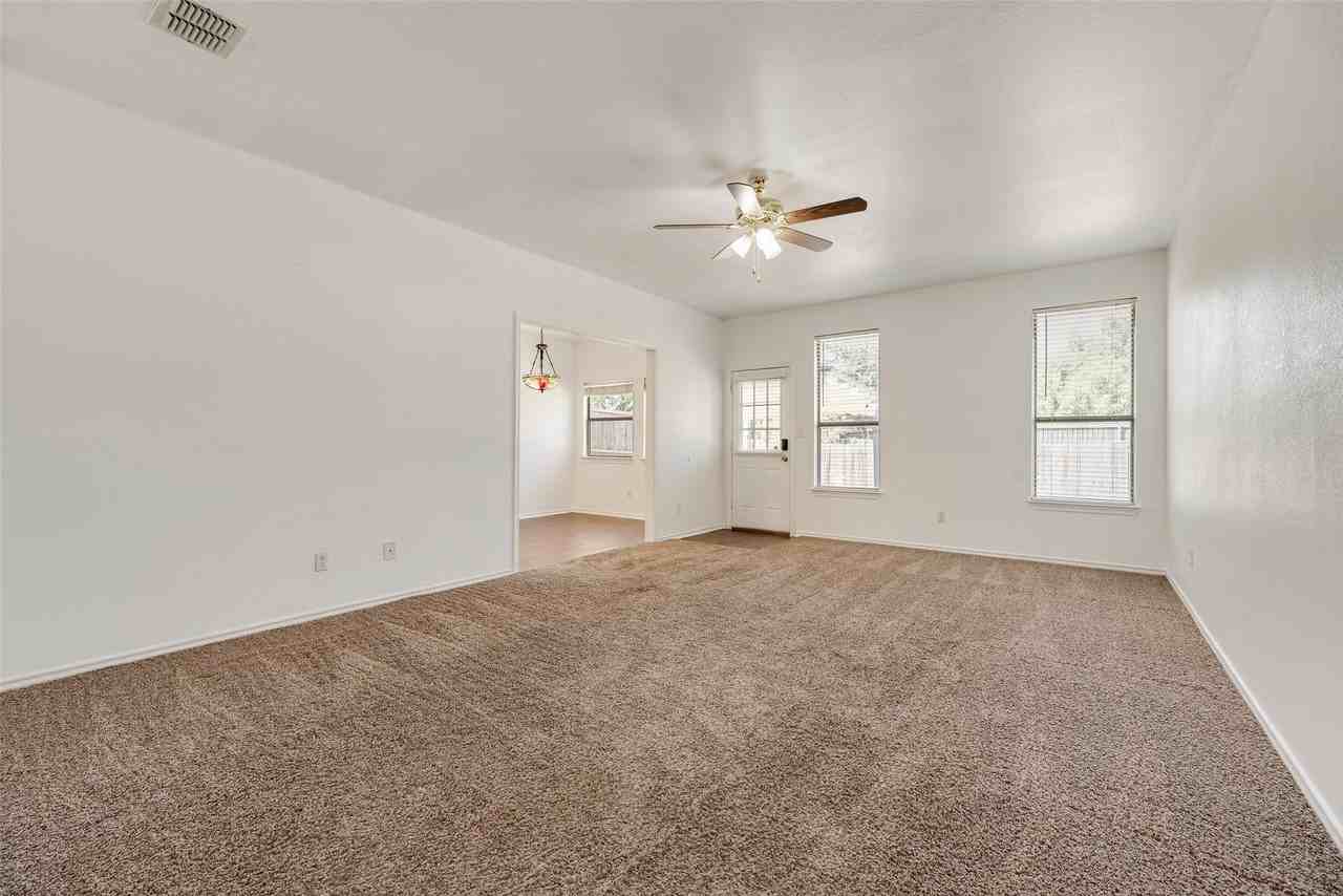 303 Texas Dr - Photo 3 of 21