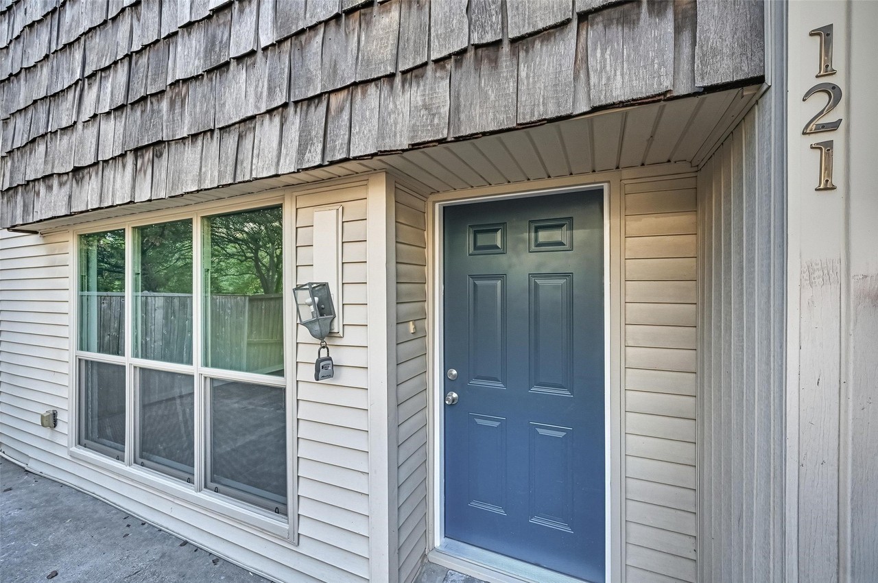 2702 Douglas Ave #121 - Photo 3 of 36