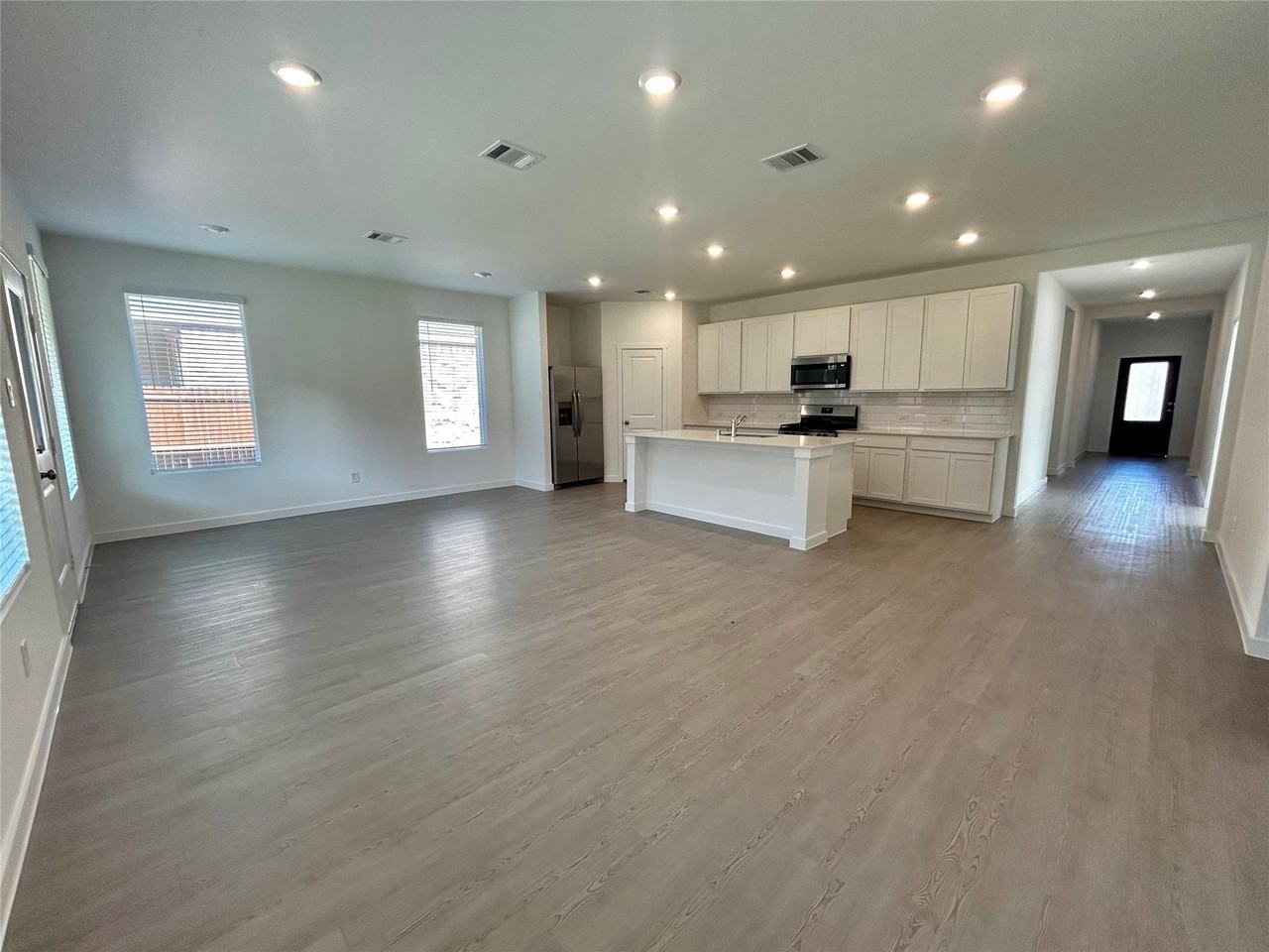 443 Ridge Dr - Photo 3 of 26