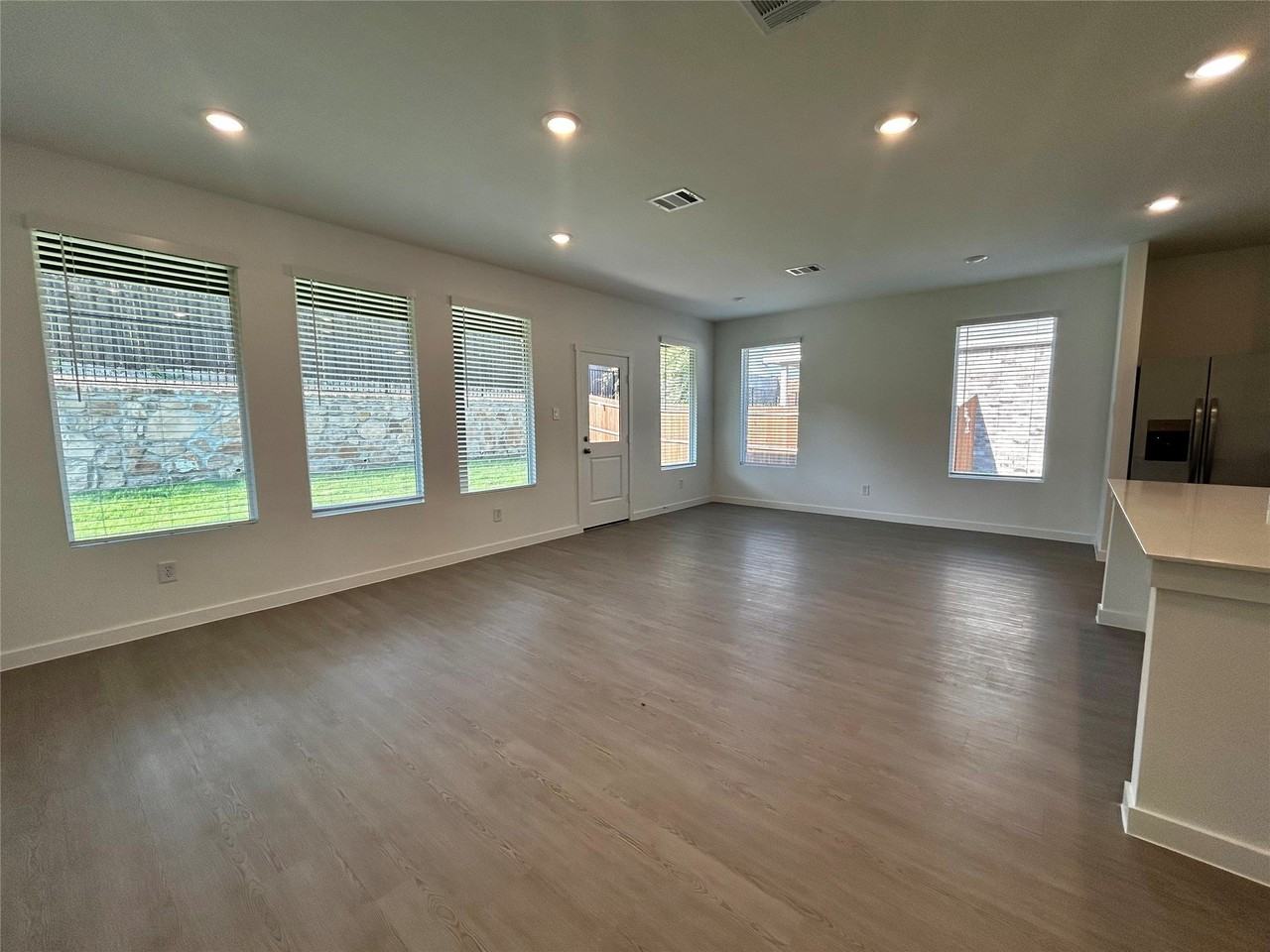 443 Ridge Dr - Photo 5 of 26