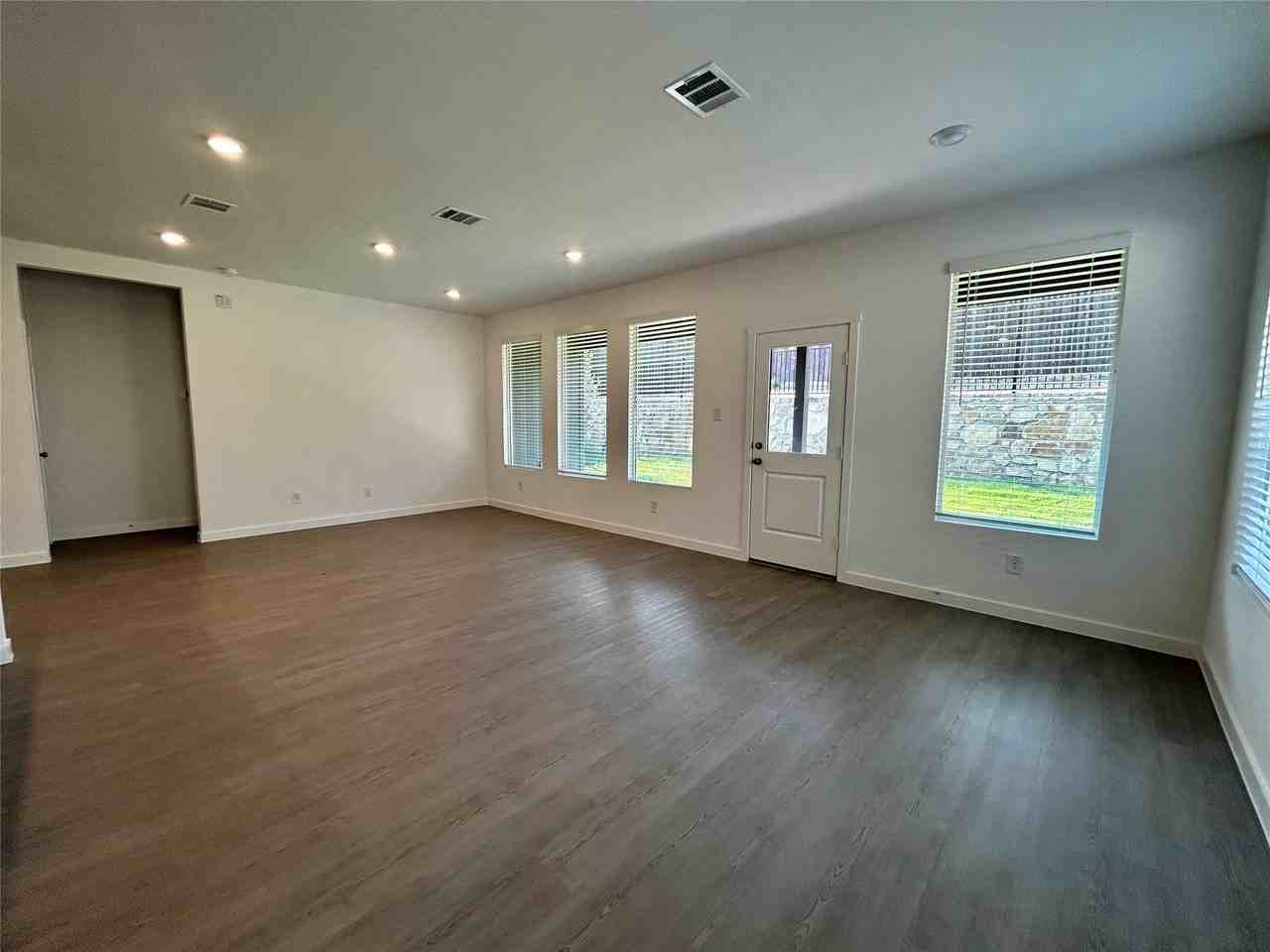 443 Ridge Dr - Photo 6 of 26