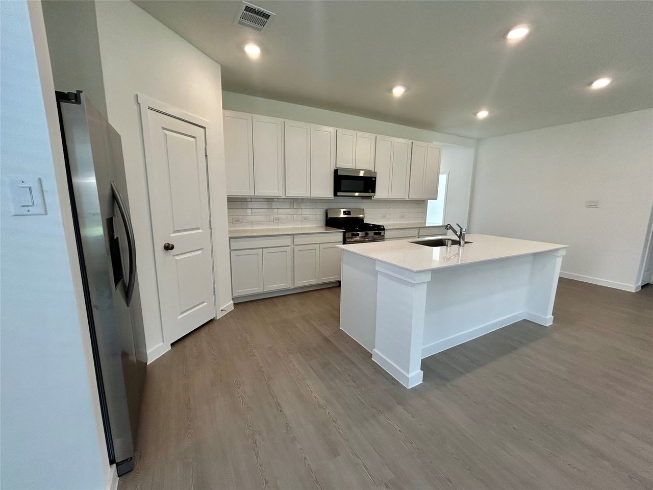 443 Ridge Dr - Photo 7 of 26