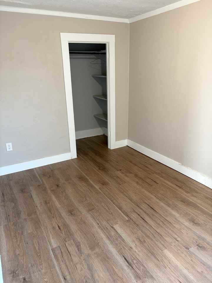 421 Oak St #3 - Photo 3 of 6