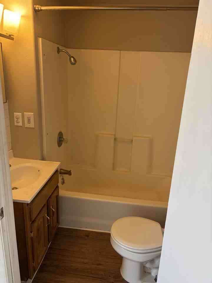 421 Oak St #3 - Photo 5 of 6
