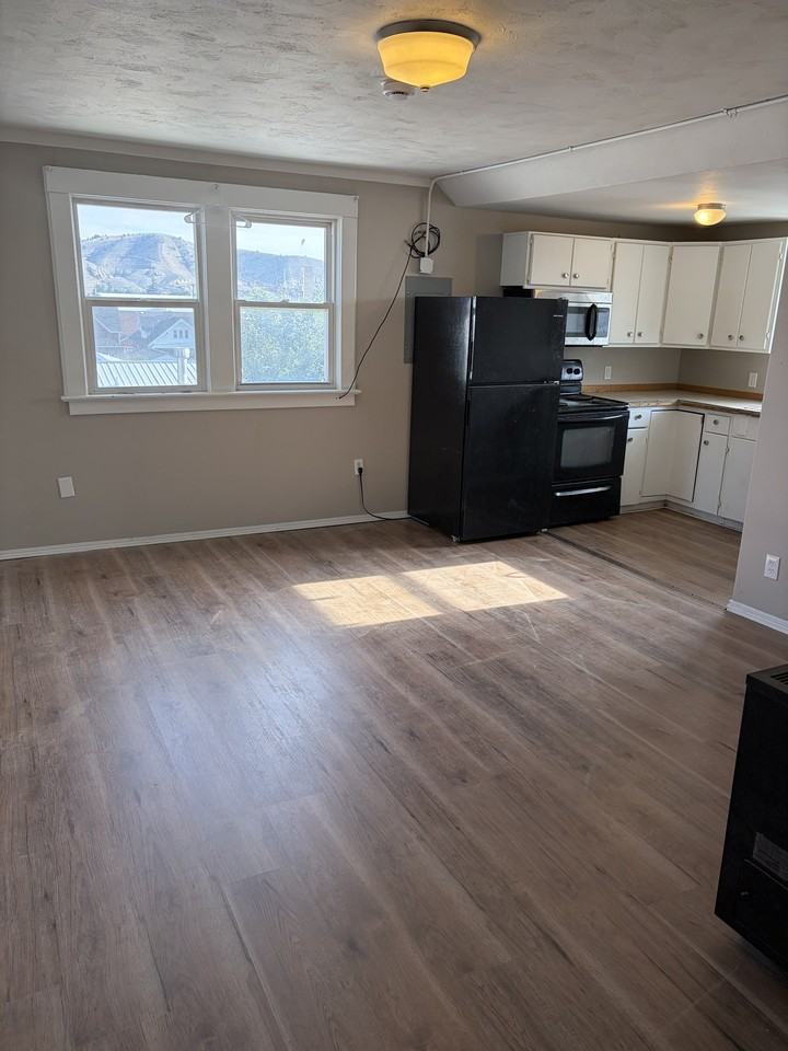 421 Oak St #3 - Photo 6 of 6