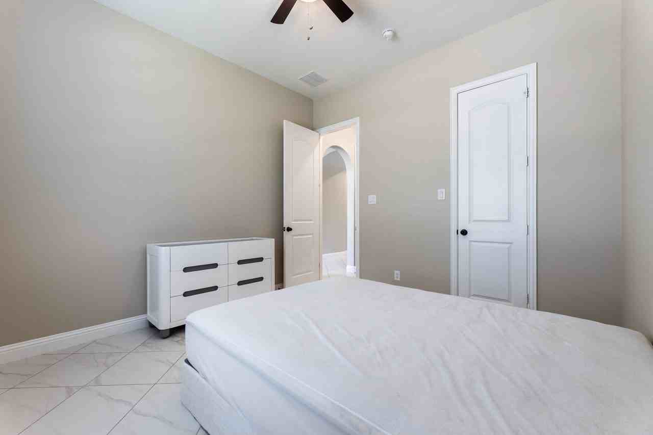 782 Windsor Rd - Photo 7 of 40