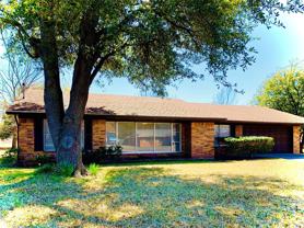 306 Pecan St - Photo 1 of 1