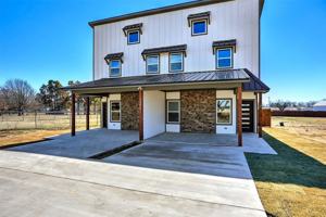 featured image of 1304 Country Rd #B