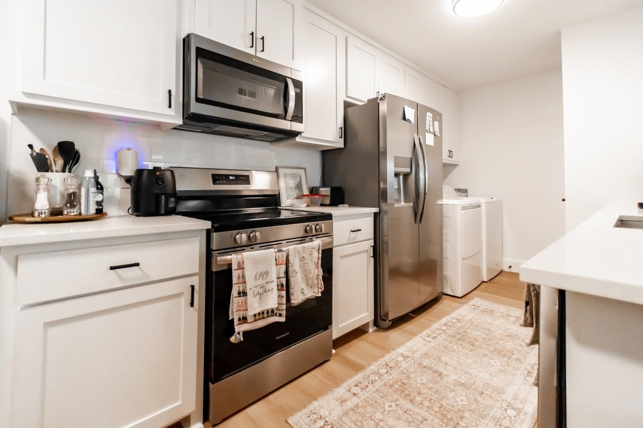 1162 W Cato Springs Rd #1 - Photo 3 of 10