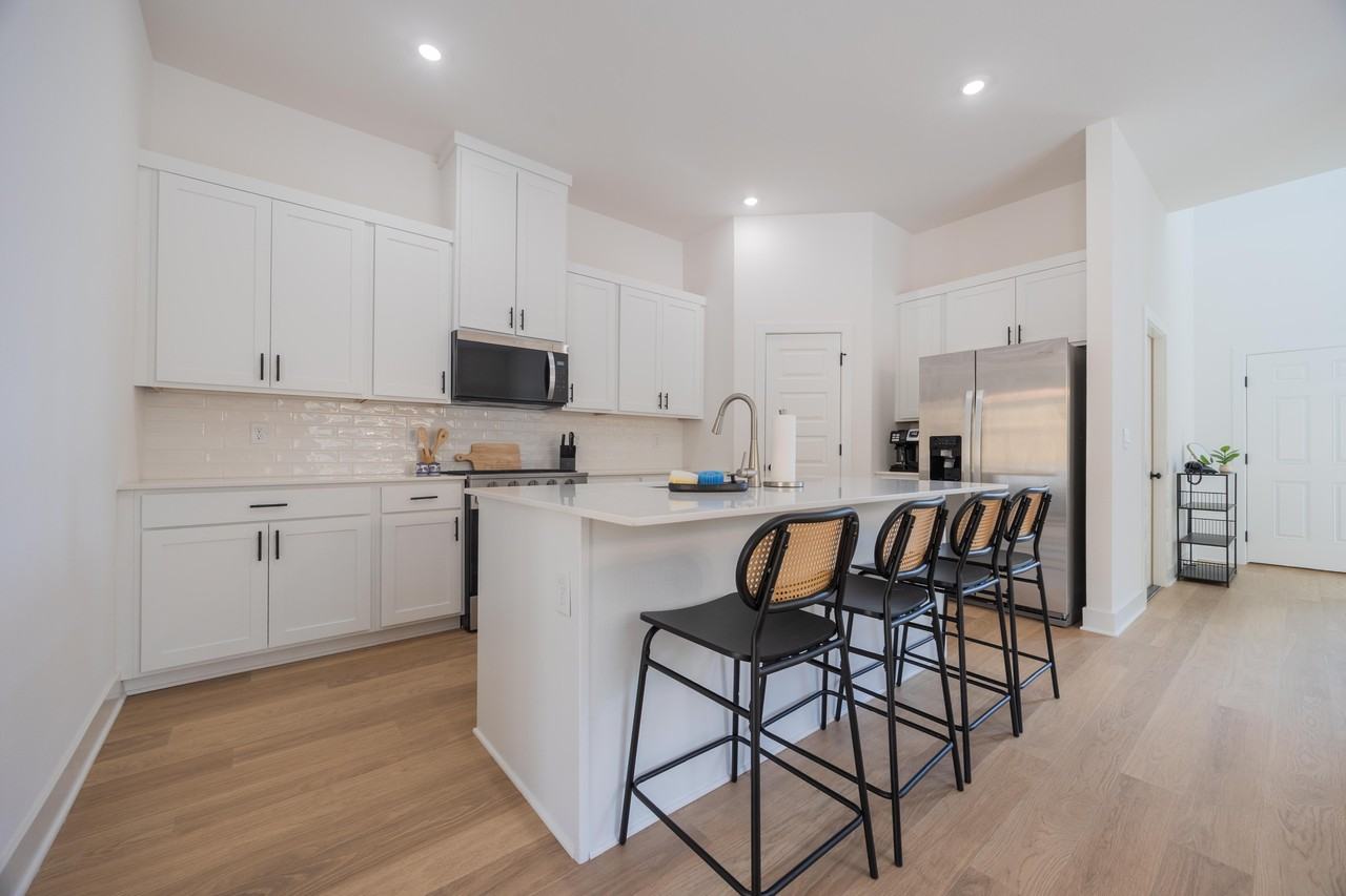 1810 East Fiji Street #1 - Photo 3 of 20
