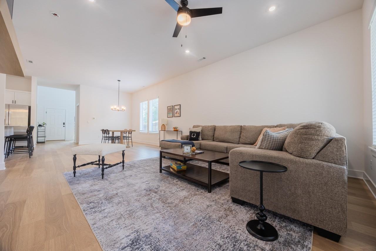 1810 East Fiji Street #1 - Photo 6 of 20