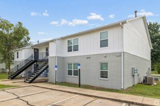 1120 W Cato Springs Rd #2 - Photo 1 of 1