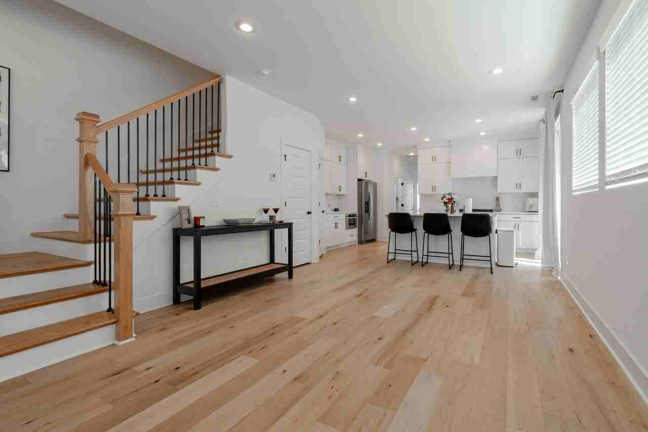 1254 W Hendrix St #1 - Photo 5 of 18