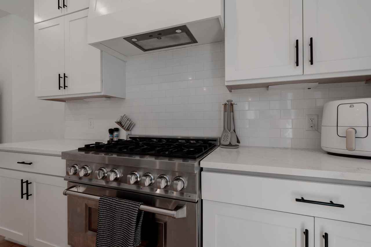 1254 W Hendrix St #1 - Photo 7 of 18