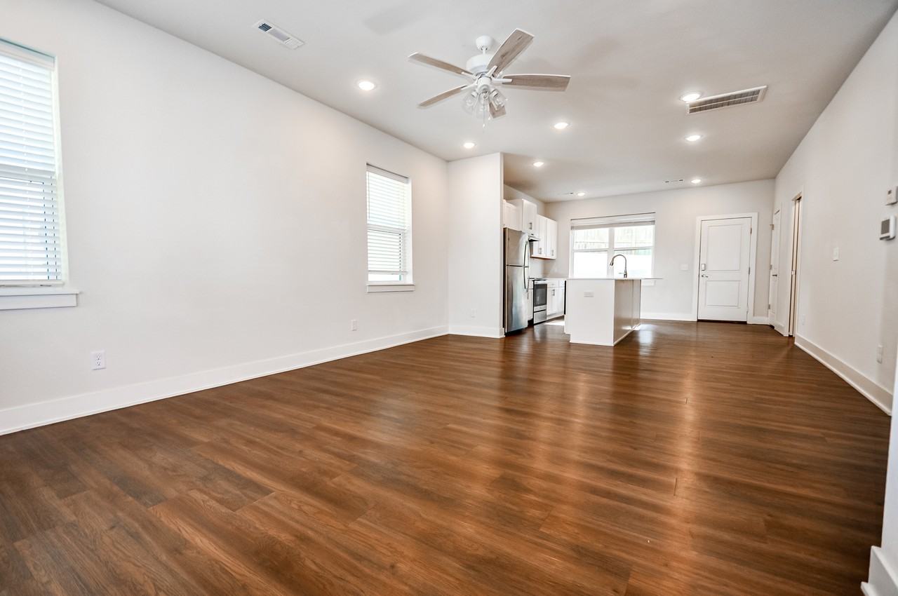 605 W Whitham Ave #2 - Photo 6 of 16