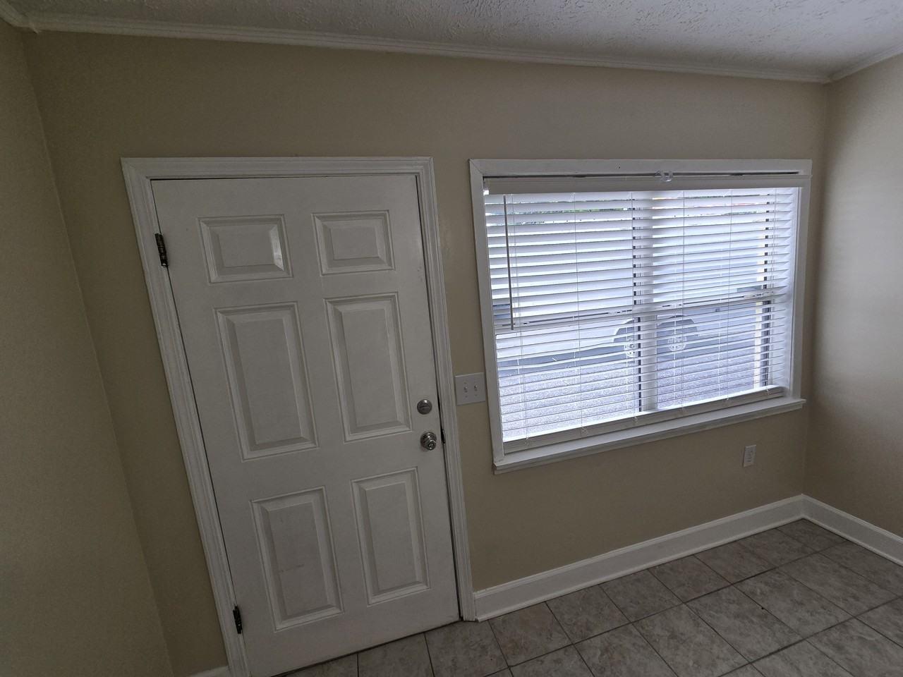 3615 E 14th St #1 - Photo 2 of 14