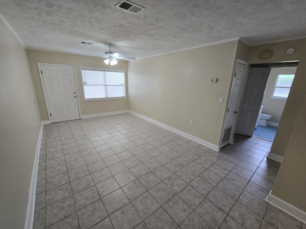 3615 E 14th St #1 - Photo 4 of 14