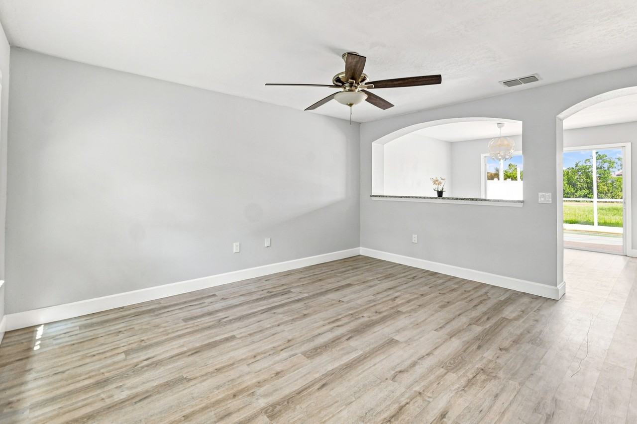 1365 Carey Glen Cir #1 - Photo 4 of 20