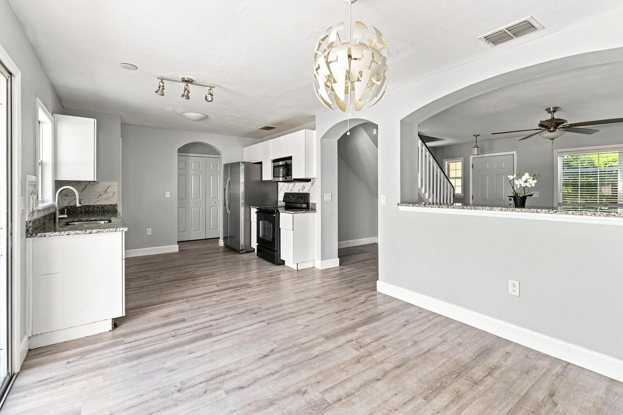 1365 Carey Glen Cir #1 - Photo 5 of 20