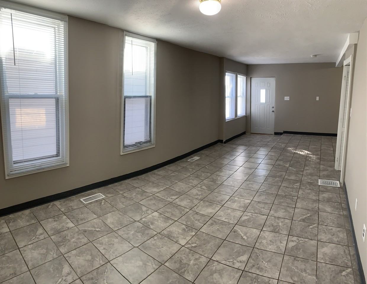 5435 S 24th St #1 - Photo 5 of 22